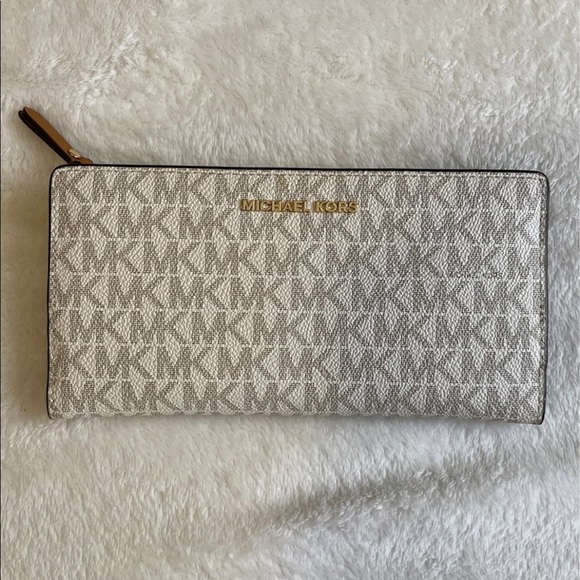 Sold Michael kors Erin backpack vanilla acorn - Picture 4 of 9